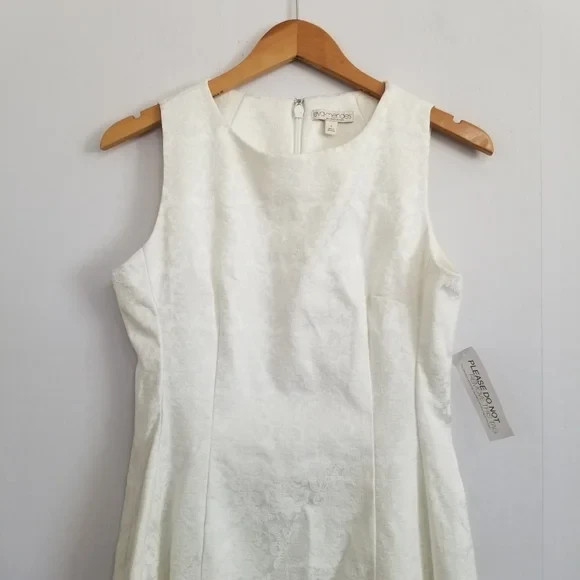 READ – NWT Eva Mendes New York & Company White Damask Mini Dress Size 6