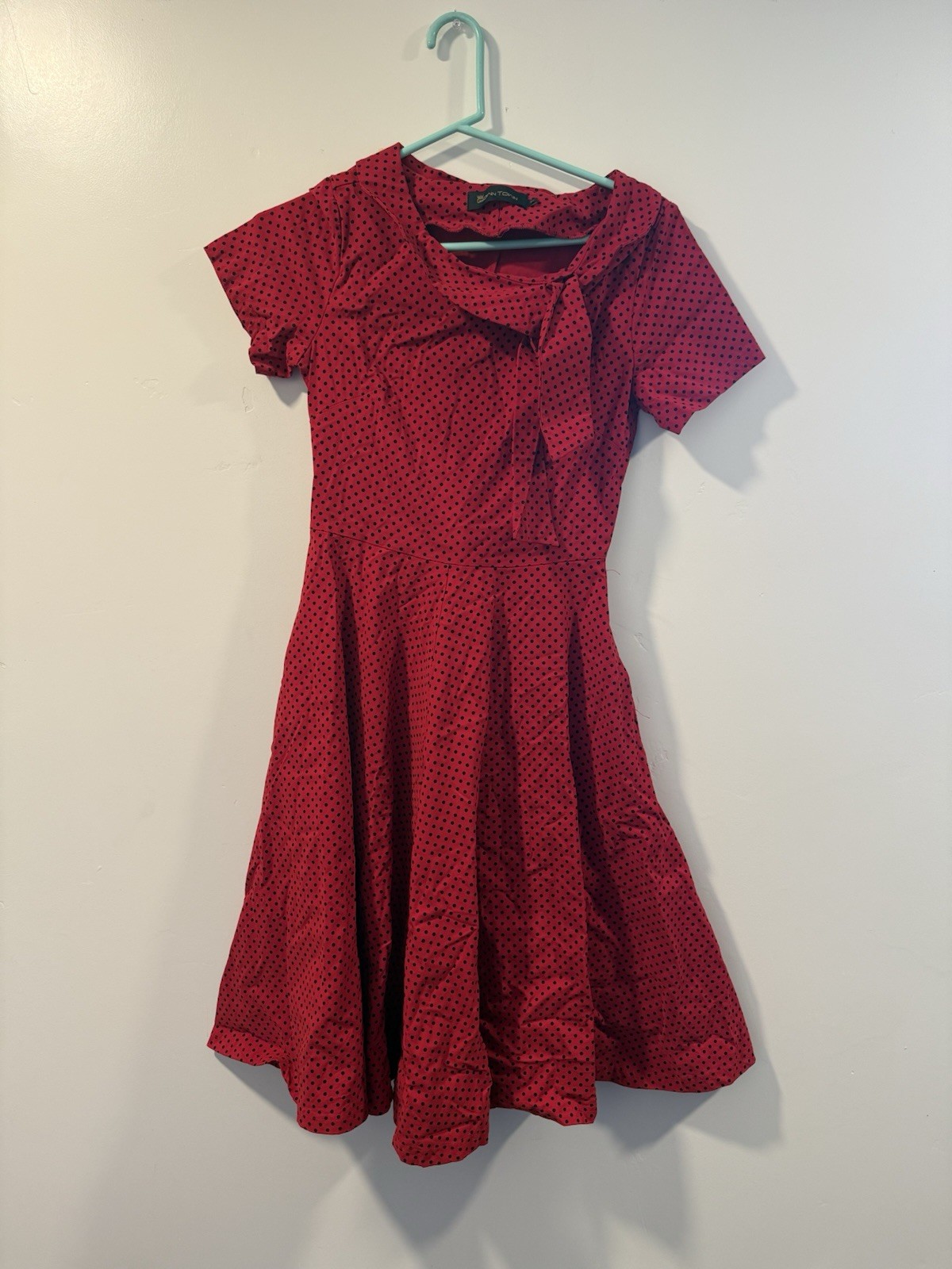Gown Town Red/Black Polka Dot Fit & Flare Dress Ruffle Cowl Neck M – 1950s style