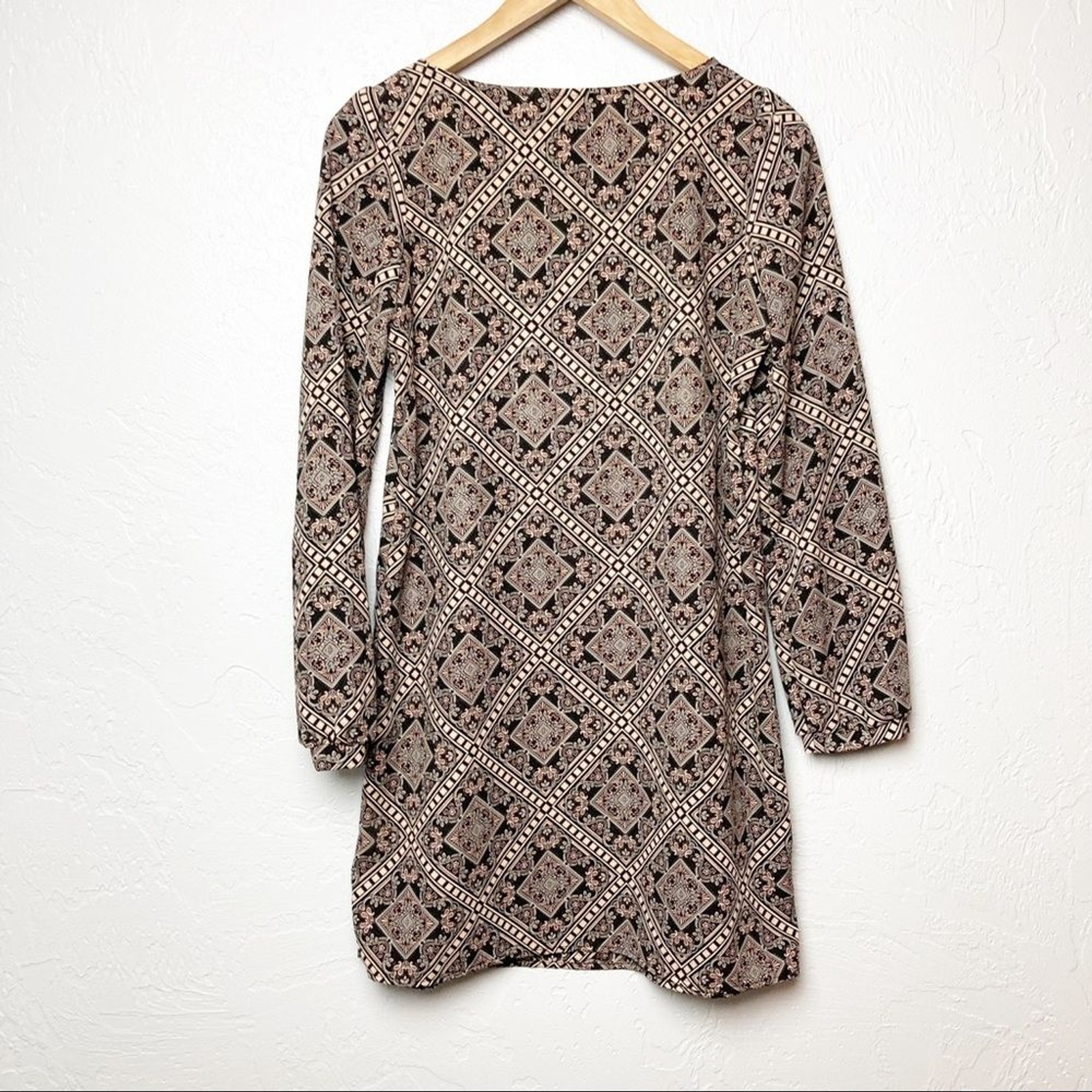 Honey Belle long sleeve shift dress brown and black