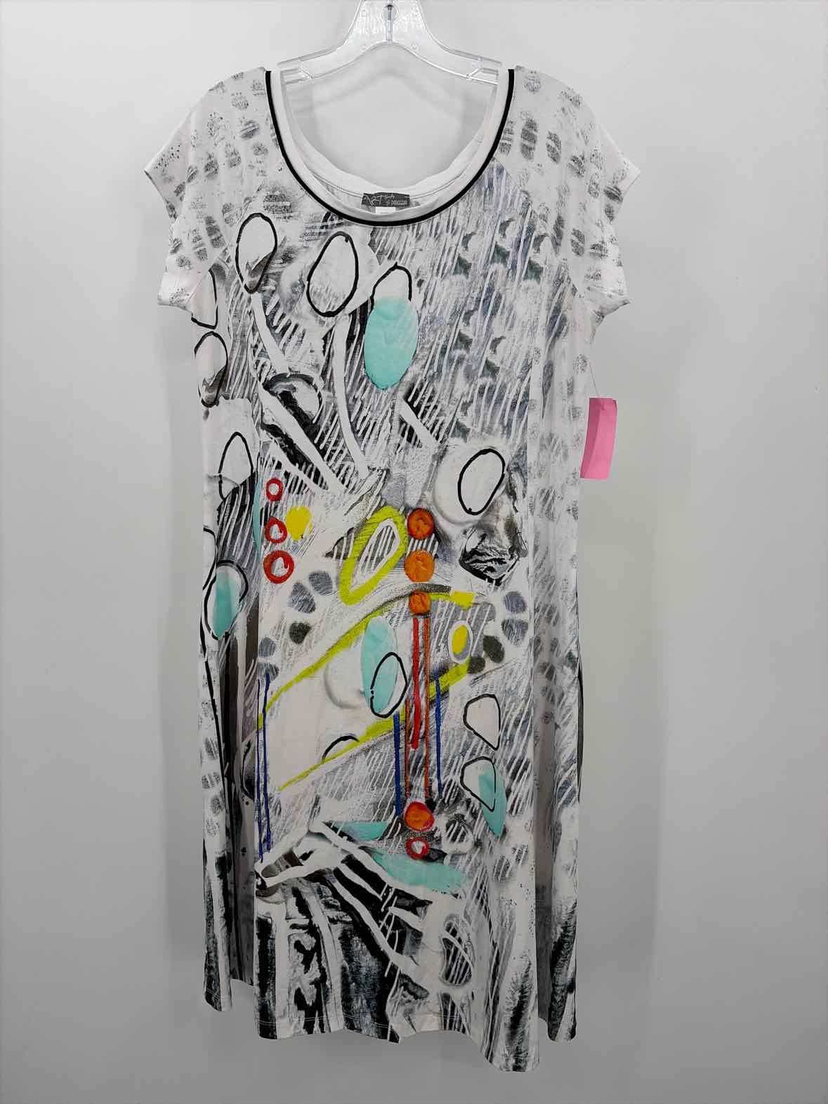 Simply Art by Dolcezza White Size Medium Knee Length Short Sleeve Dress