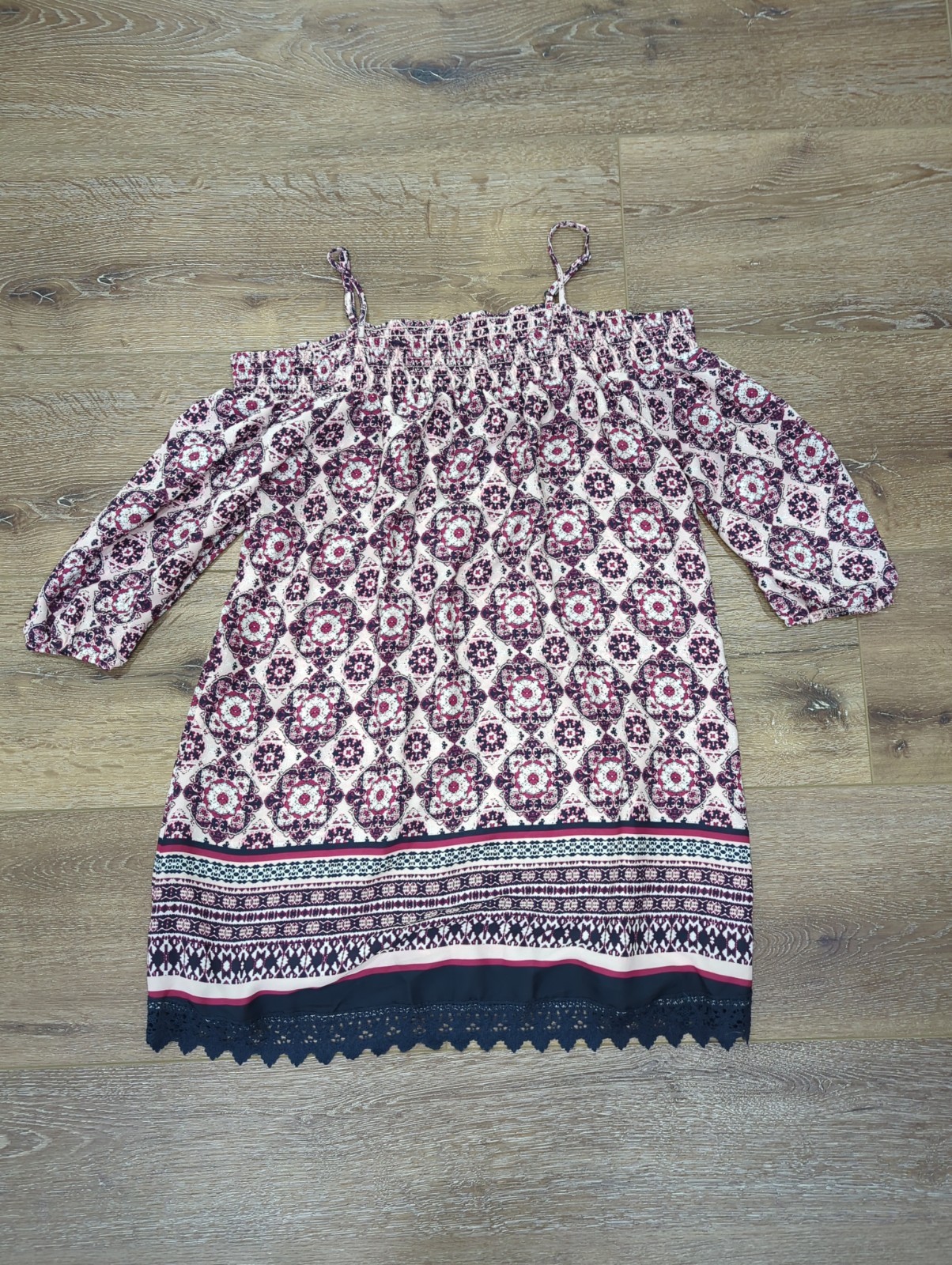Trixxi Women’s Juniors Pink, Red, Black Dress Size Large Floral Geometric Sleeve