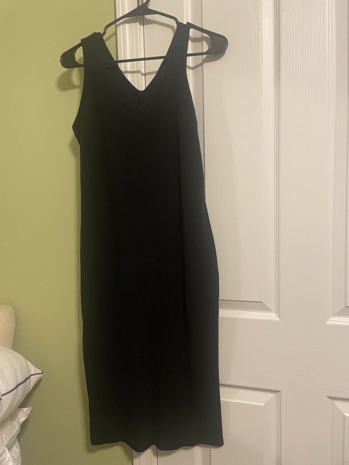 Mossimo Women’s Black Rayon Knit V-Neck Strappy Sleeveless Midi Slip Dress M