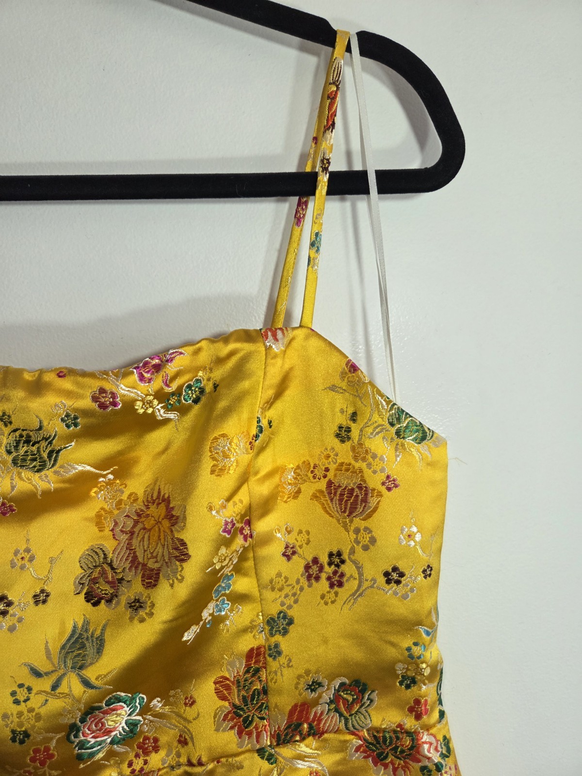 AVERY Size 12 Yellow Satin Floral Strappy Sleeveless Mini Dress