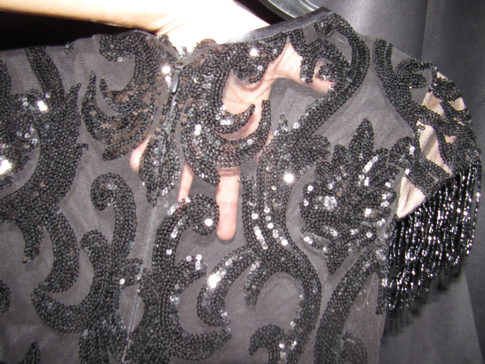 Black/Beige Beaded Sequin Fringe Long Sheath V-Neck Formal Dress Size 6