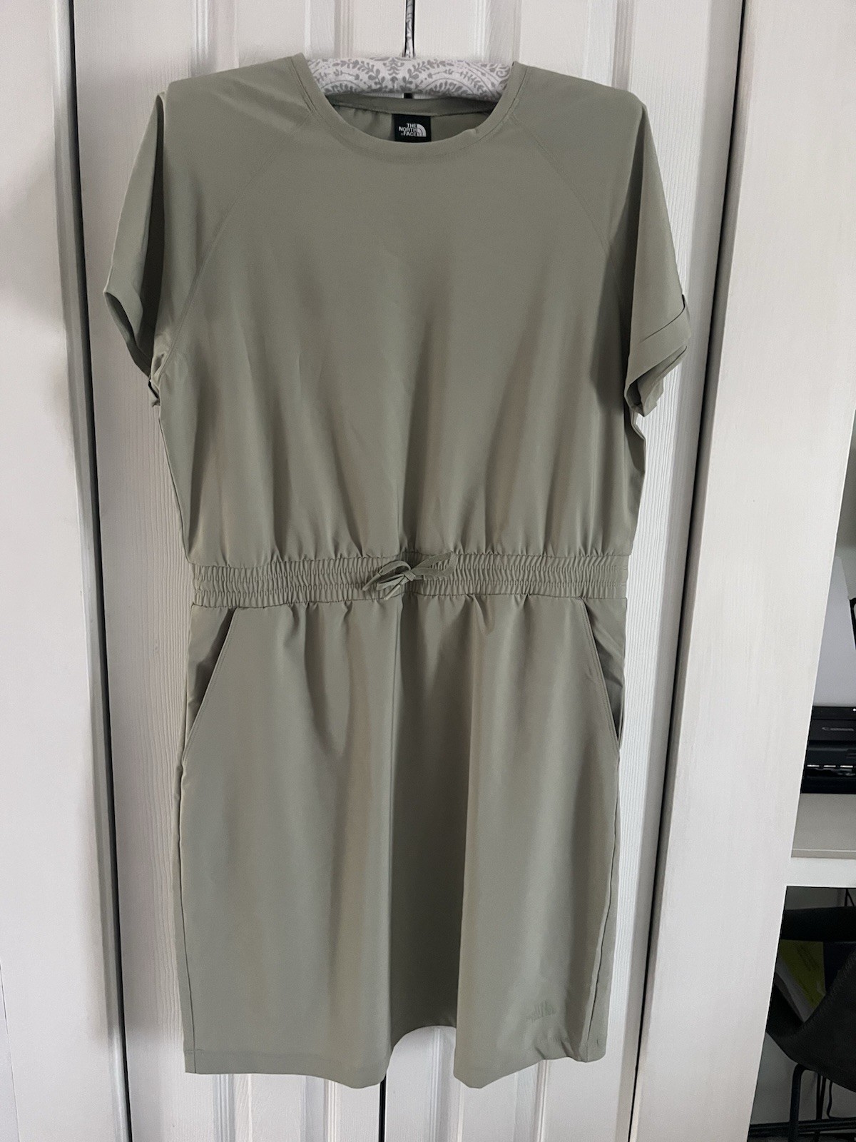 THE NORTH FACE stretch nylon Sage Green Casual Dress Size L Travel Vacation NWOT