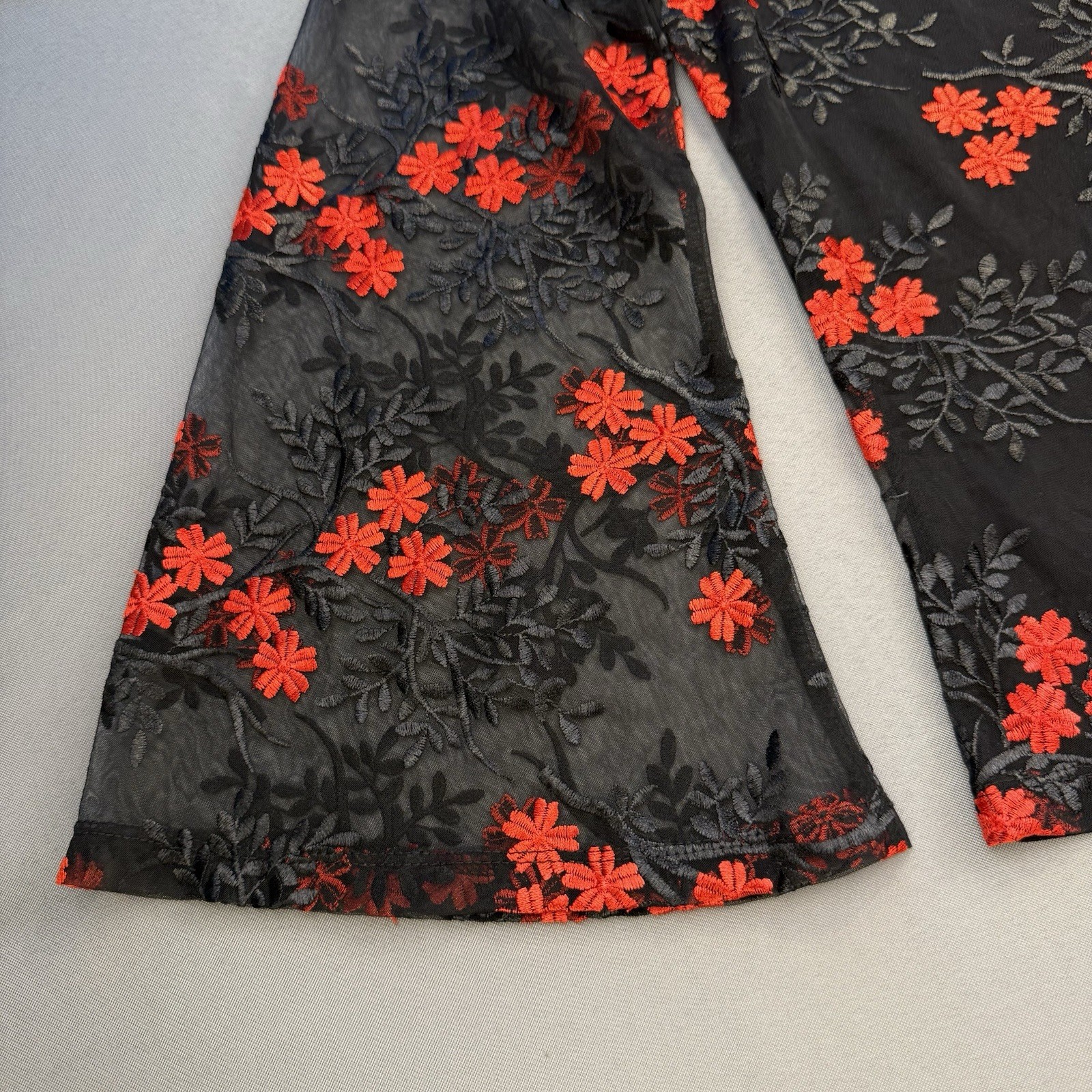 Lace Embroidered Black Red Floral Long Sleeve Sheer Top Blouse Size M Metrostyle