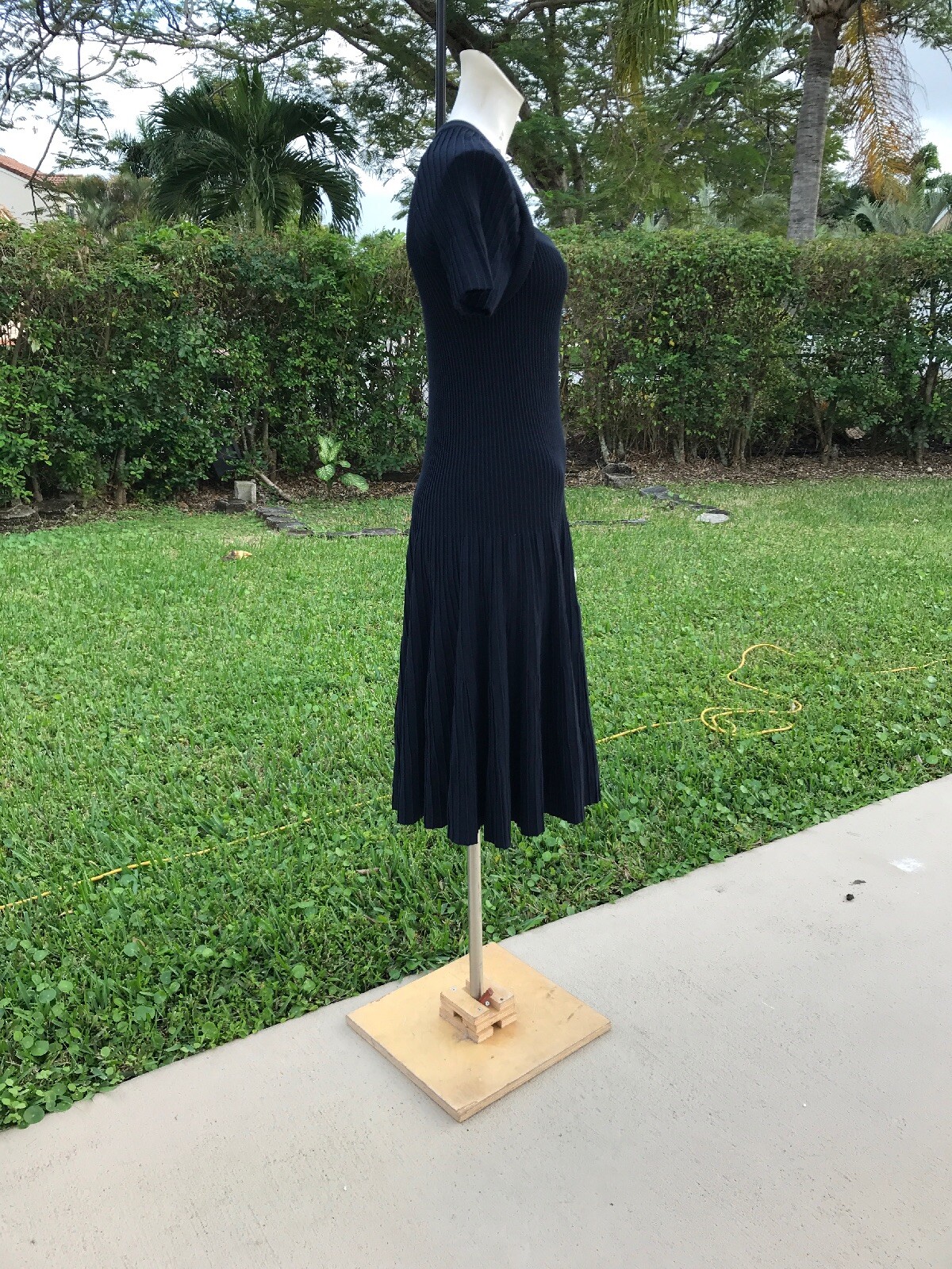 ESCADA NAVY BLUE SHORT SLEEVE KNIT FLARE BOTTOM DRESS GR Sz 38 MADE IN ITALY