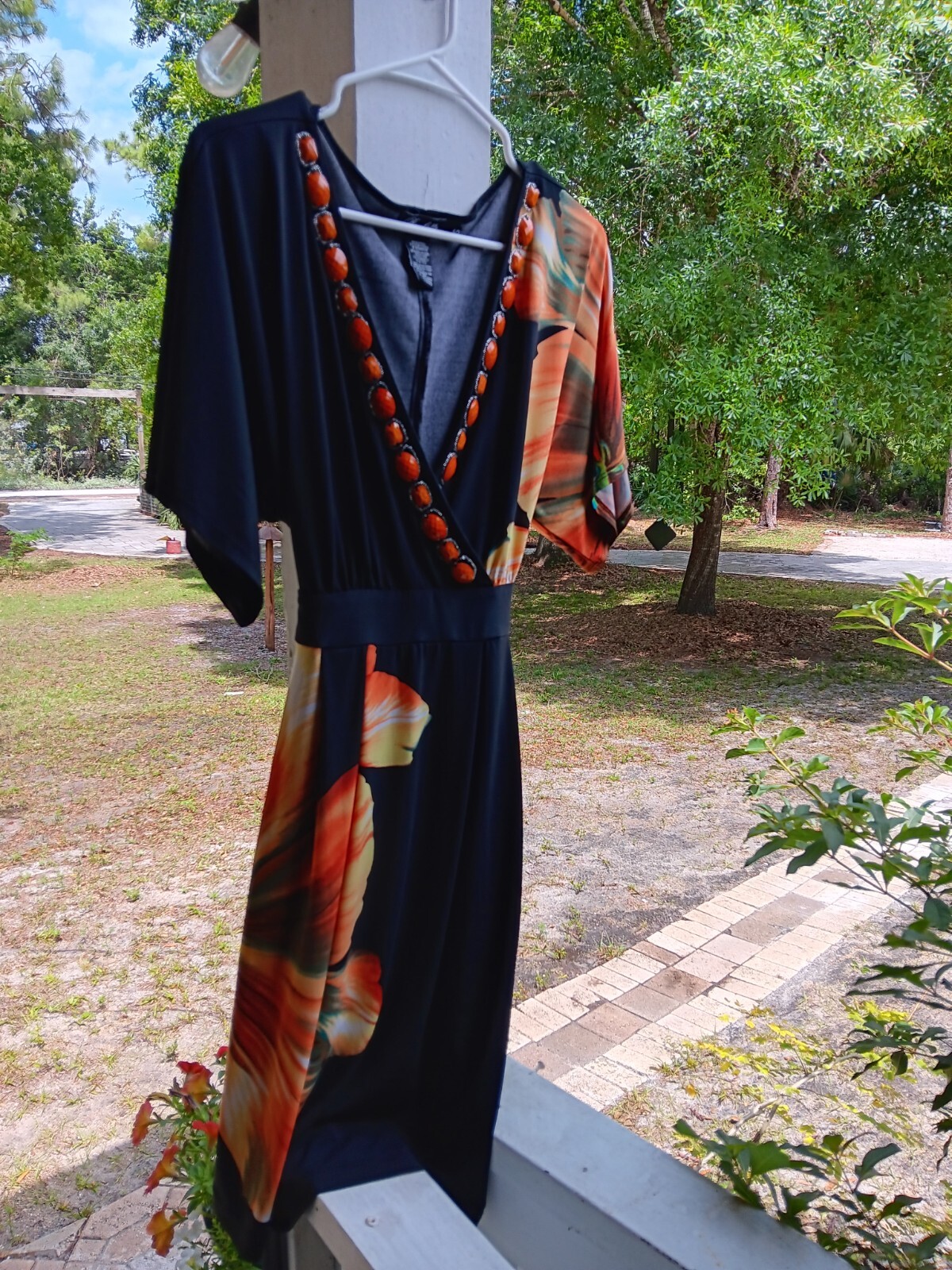 Roulette Beaded Tie Back Knee Length V-Neck Dress .size Small