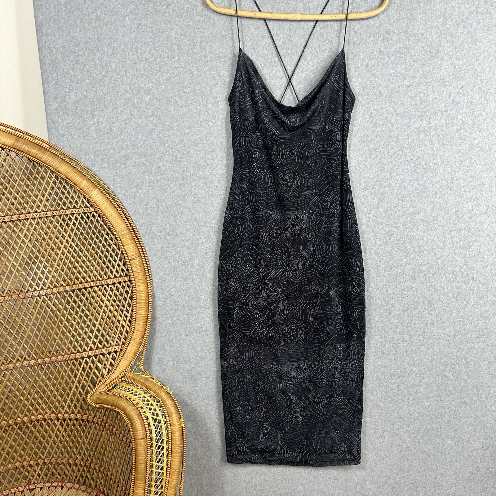 Ghanda Dresss Size L Fitted Pencil Stretch Print