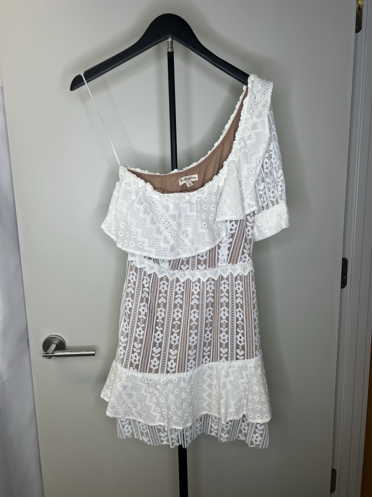 EUC Women’s Size S For Love $ Lemons White Lace One Shoulder Dress