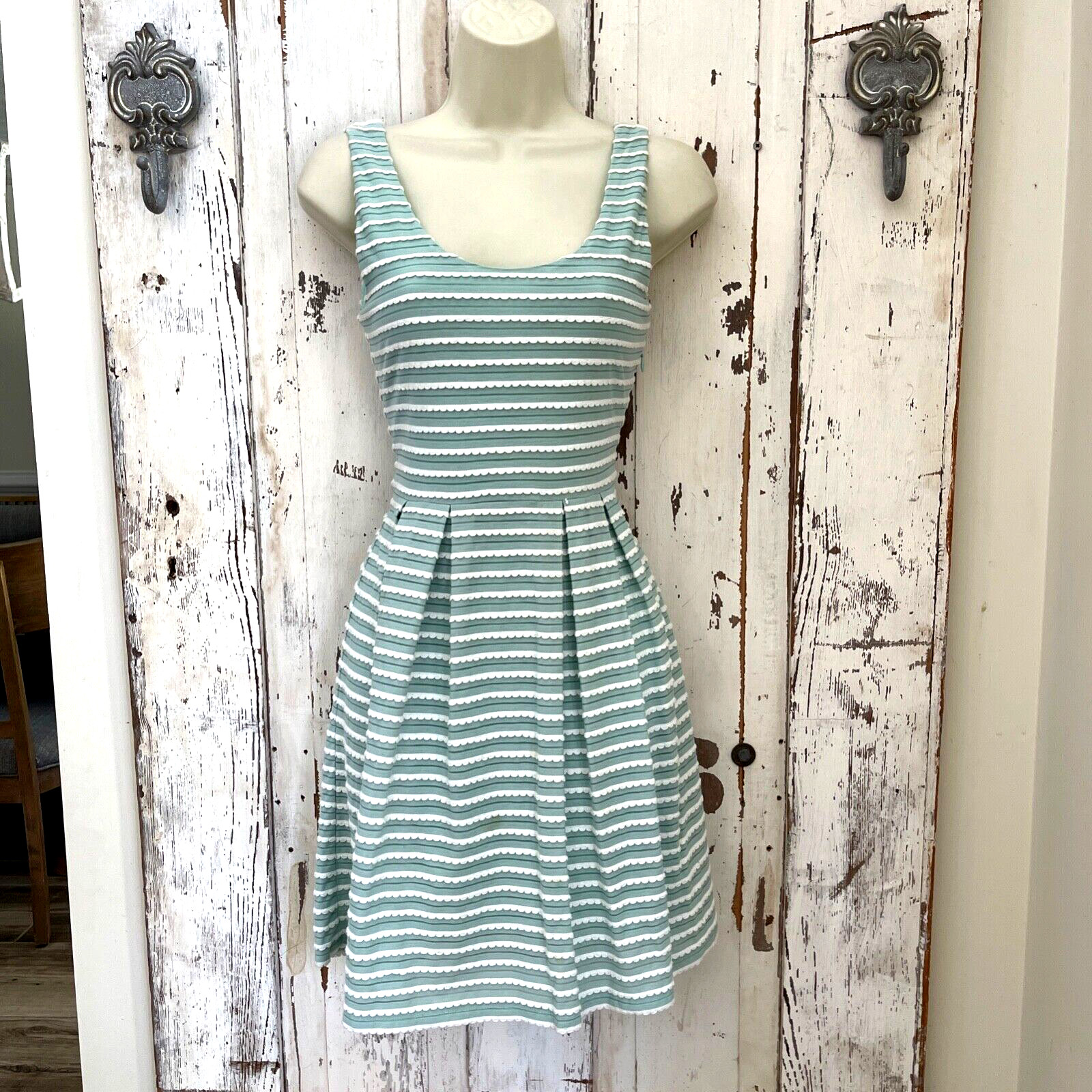 Alythea Juniors Size Small Seafoam Green White Sleeveless Summer Sundress Dress