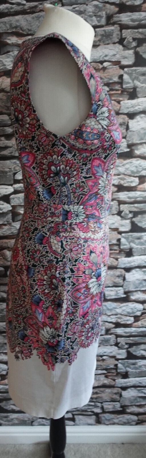 French Connection Beautiful Pretty Summer V Neck Lined Floral Dress Size 12