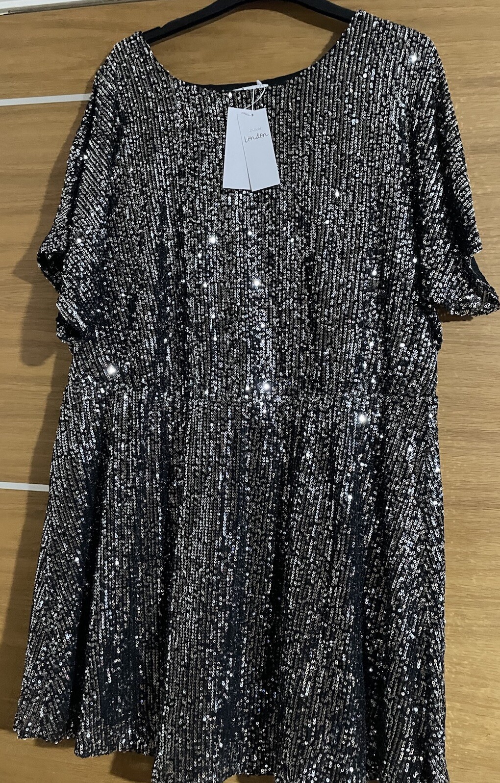 size 18 stunning yours london dress plus very Shiny rrp £55