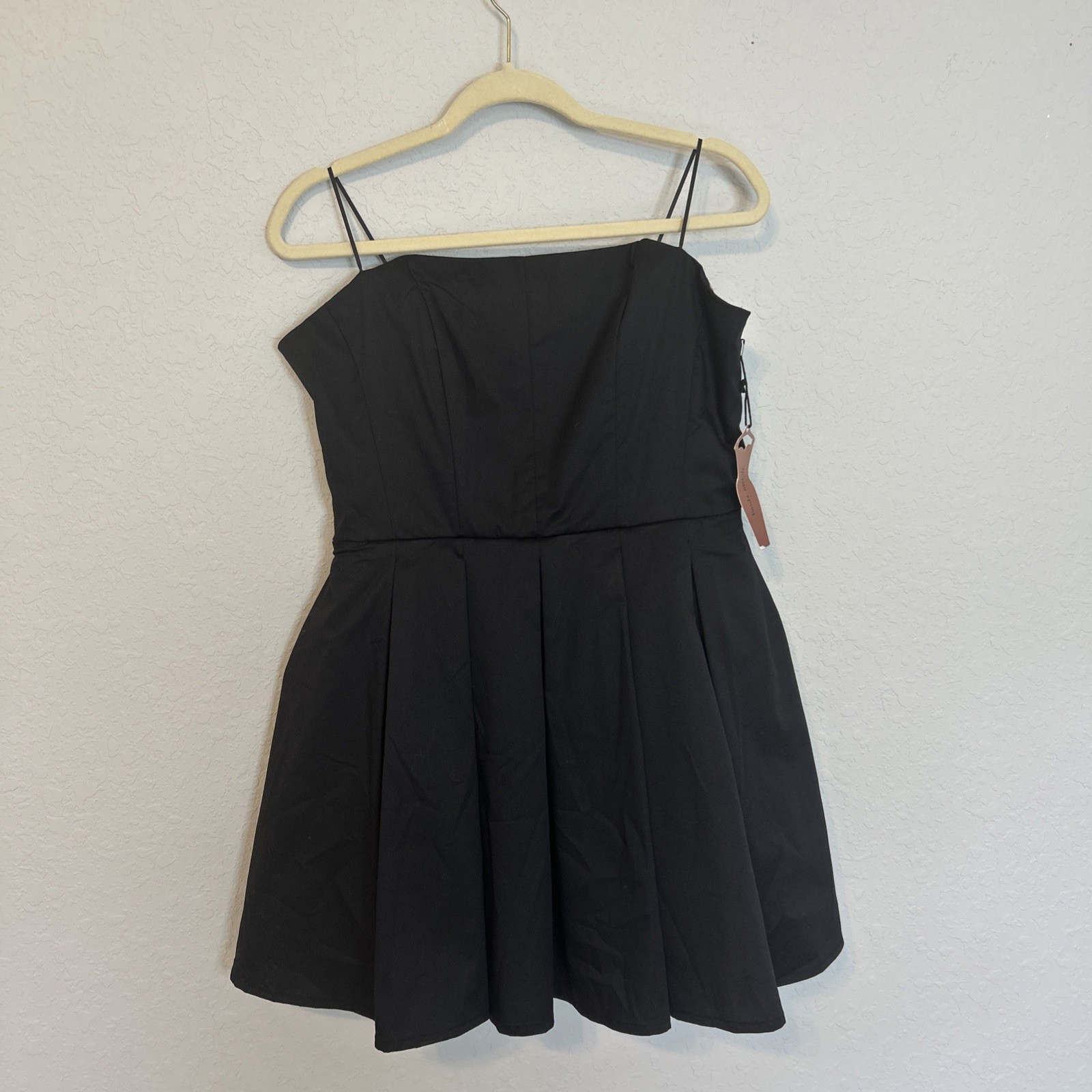 NWT Yari ‘s Botique Black Fit And Flare Mini Dress