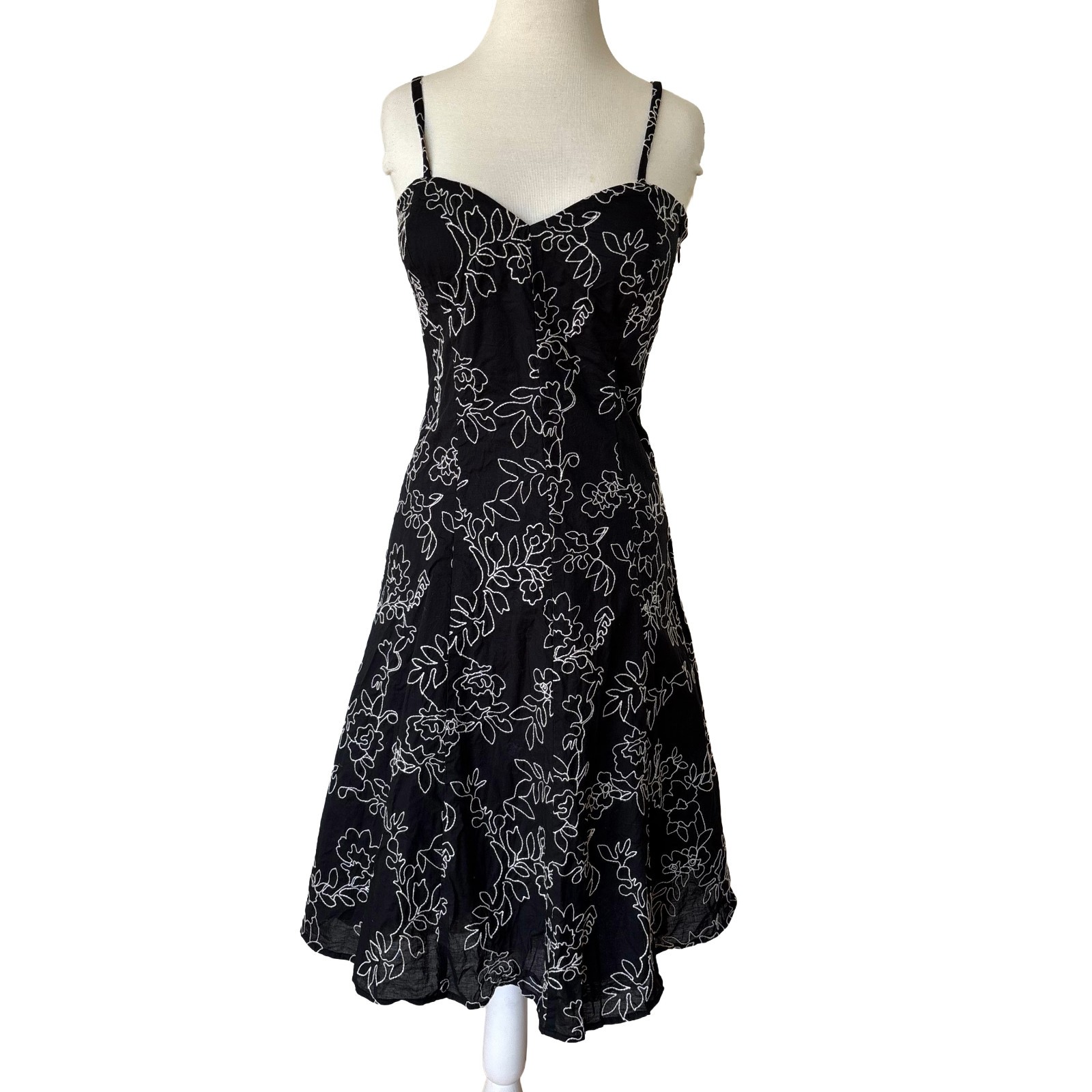 White House Black Market Tank Fit Flare Corset Floral Dress Embroidery Size 8