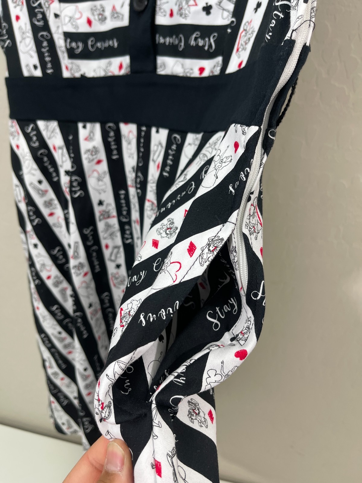 Hot Topic Disney Alice In Wonderland Stay Curious Collared Flare Shirt Dress L