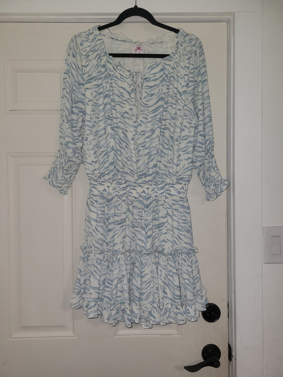 Buddy Love Women’s Size S Blue/White Animal Print Smocked V-Neck Mini Dress