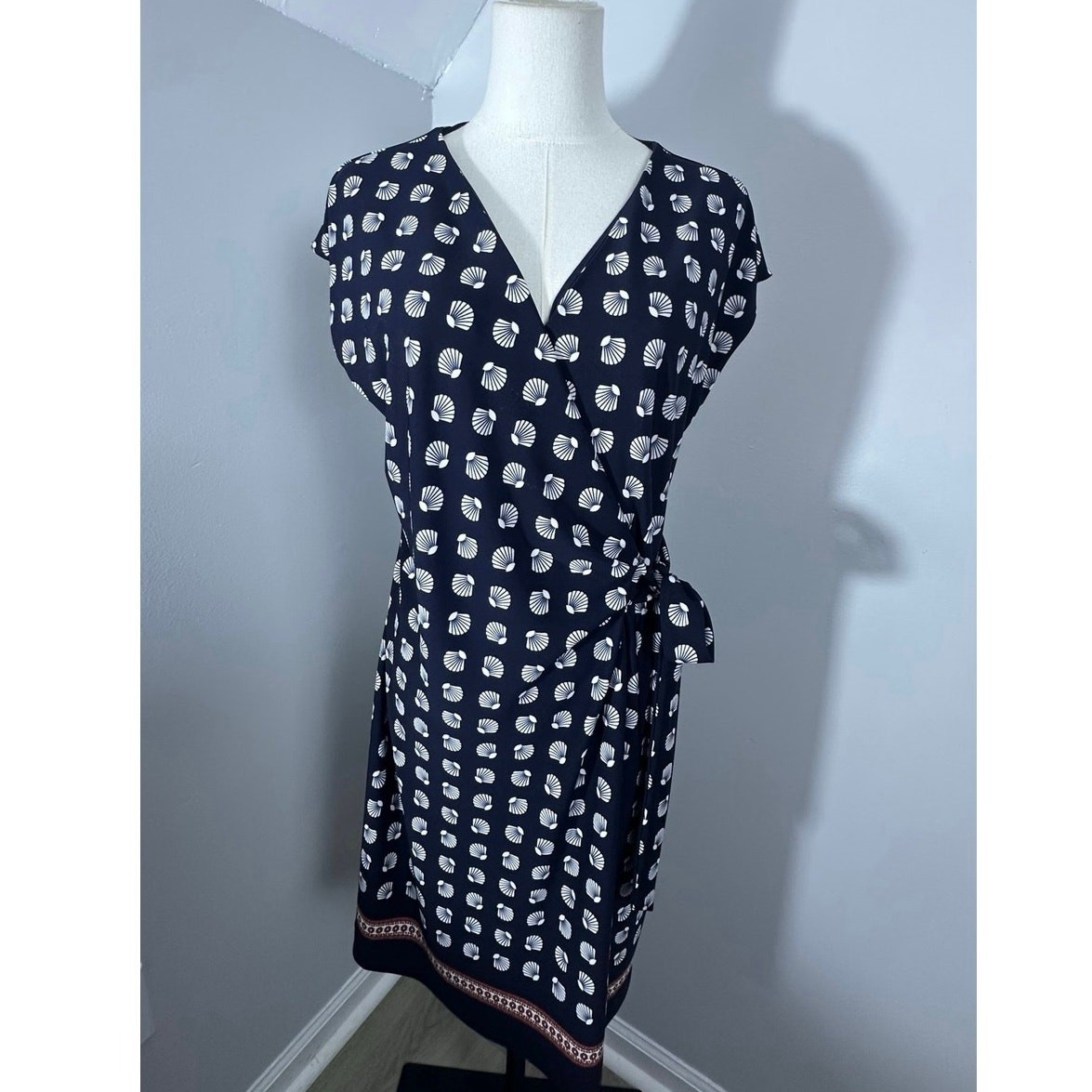 Ann Taylor Seashell Wrap Dress 10P Petite Navy Blue White Nautical Coastal