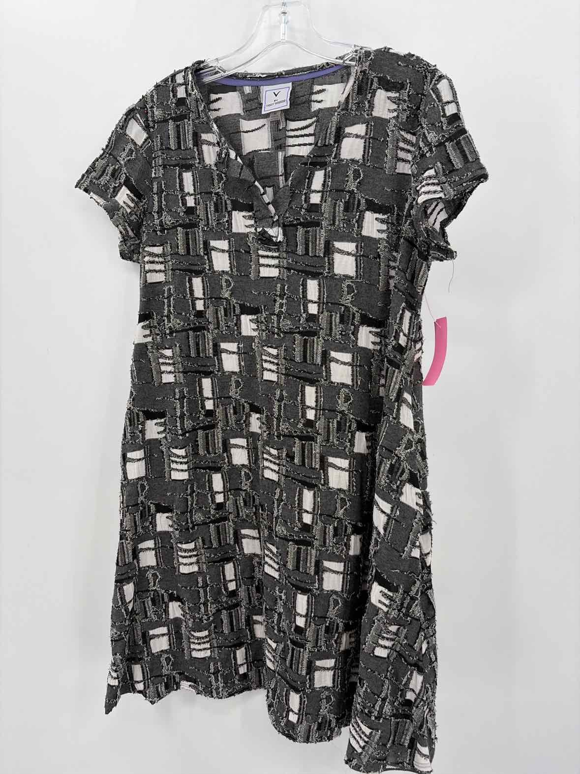 Pre-Owned V by Violet Weekend Grey Size Medium Knee Length Short Sleeve Dress