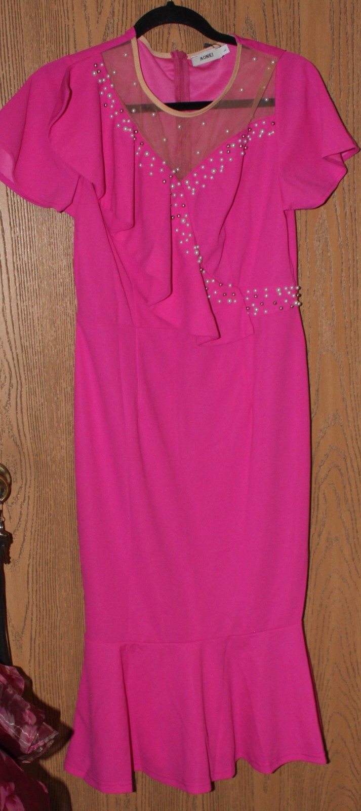 Aomei – Straight Dress with Ruffle Bottom