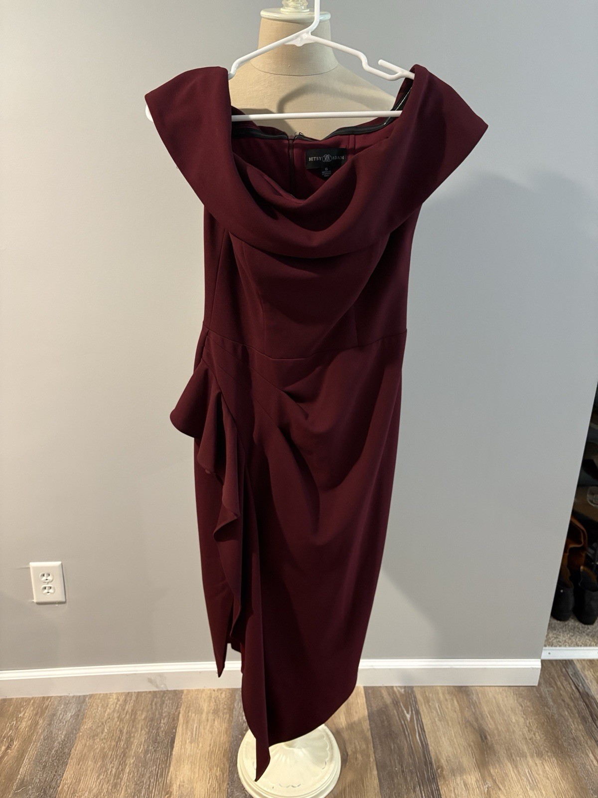 Betsey Johnson Women’s Burgundy Cowl Neck Ruched Sheath Midi Dress 6