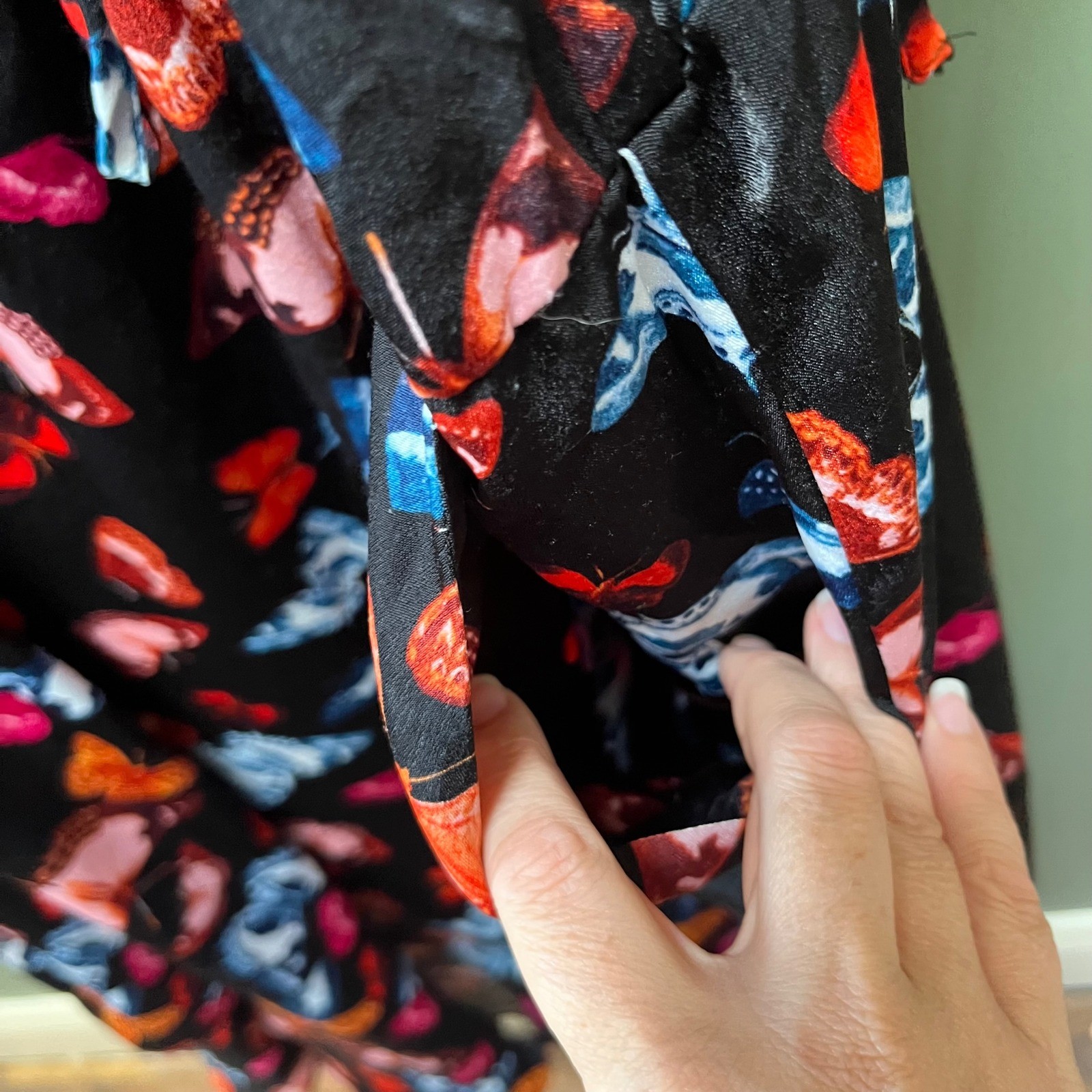 Torrid 6 Butterfly Print Wrap Front Midi Dress Black Cinched Sleeve Pocket