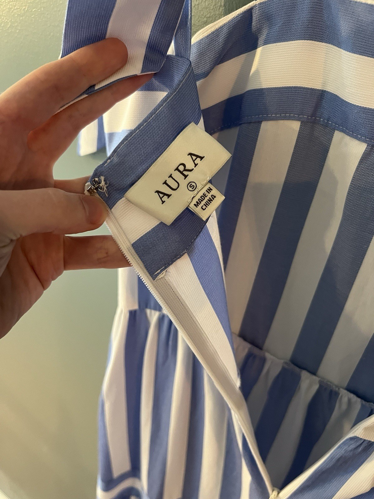 Aura White & Blue Striped Maxi Dress – size (S)