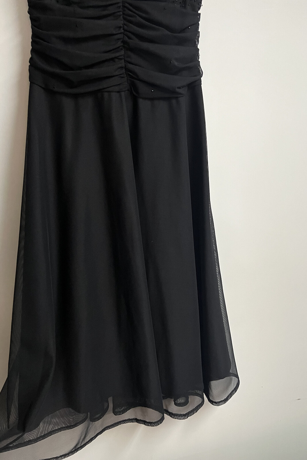 Chadwick’s VTG Black Halter Neck Front Beaded Shimering Ruffle Waist Flare Sz 4
