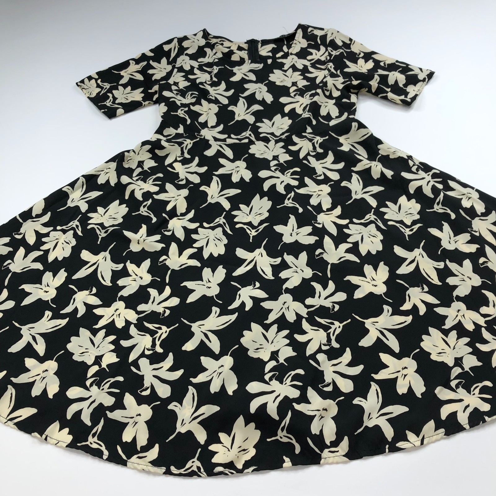 Everly Anthropologie Small A-Line Mini Dress All Over Print Floral Black Ivory