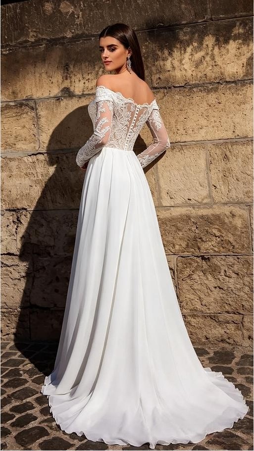 Off Shoulder Long Sleeved Wedding Dress Sweeping Train Lace Decal Bridal Gown
