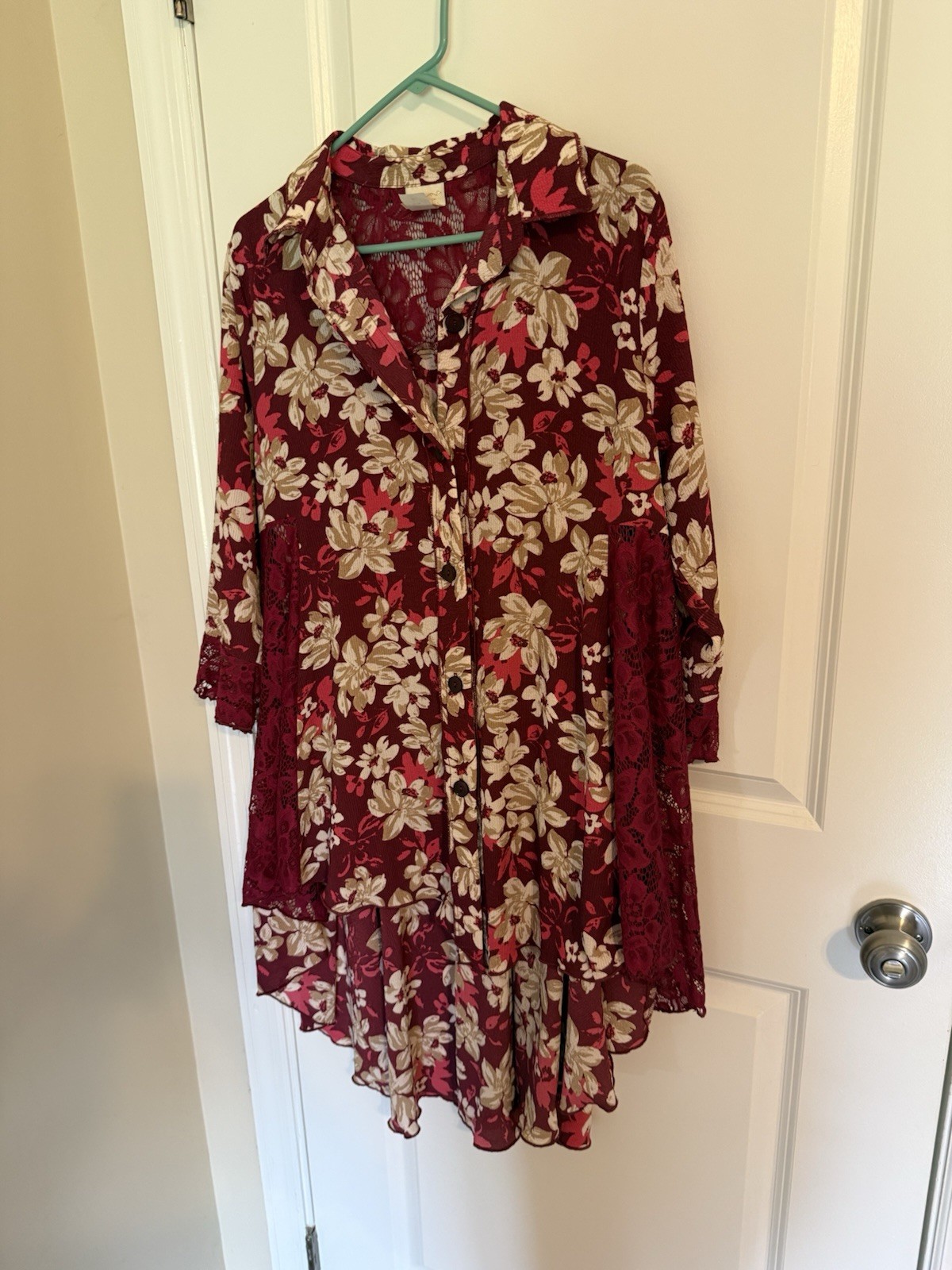 Zadi Bs XL Burgundy Beige Floral top Long Sleeve V-Neck Women’s Regular