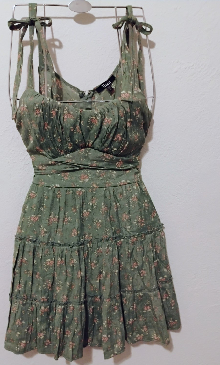 Trixxi Women’s Green Pink Floral Strappy V-Neck Mini Dress Bow Ruffle Zip M/L