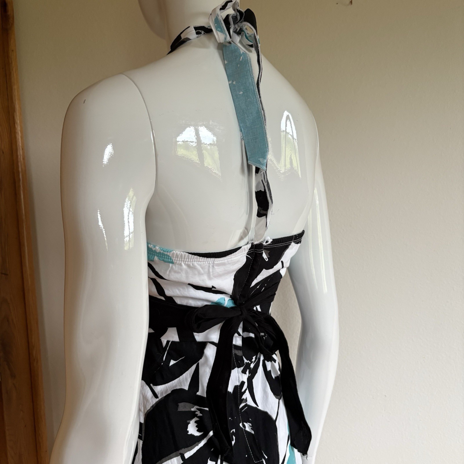 Speechless Black/White/Blue Floral Fit & Flare V-Neck Halter Dress