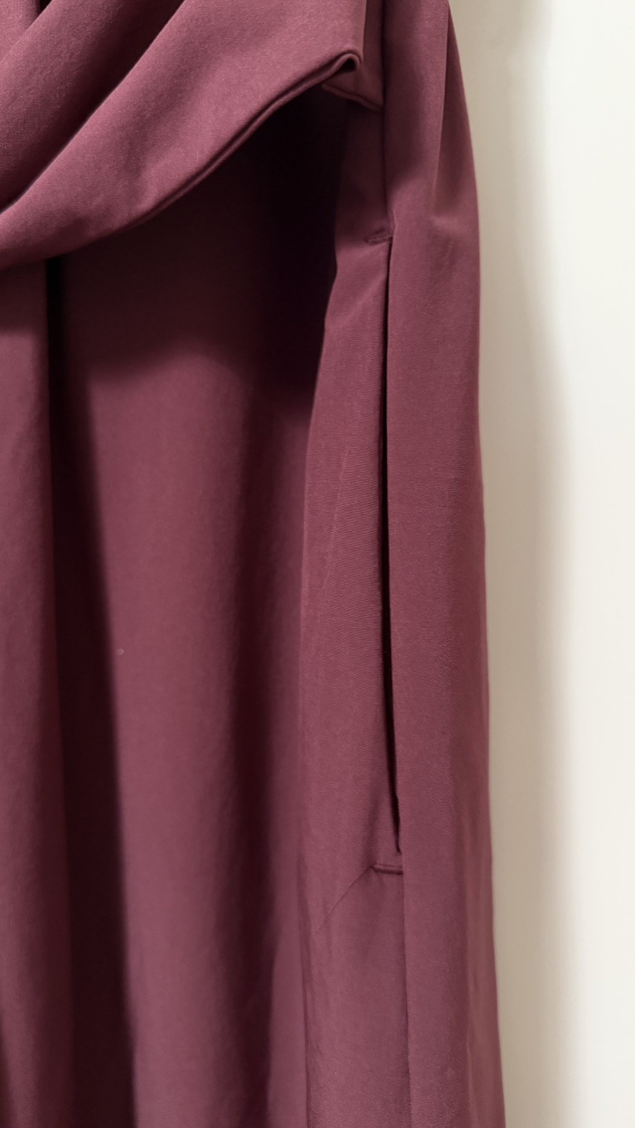 Halara dress Maroon/Wine/Burgundy Long With Pockets And Tie around Waist Medium