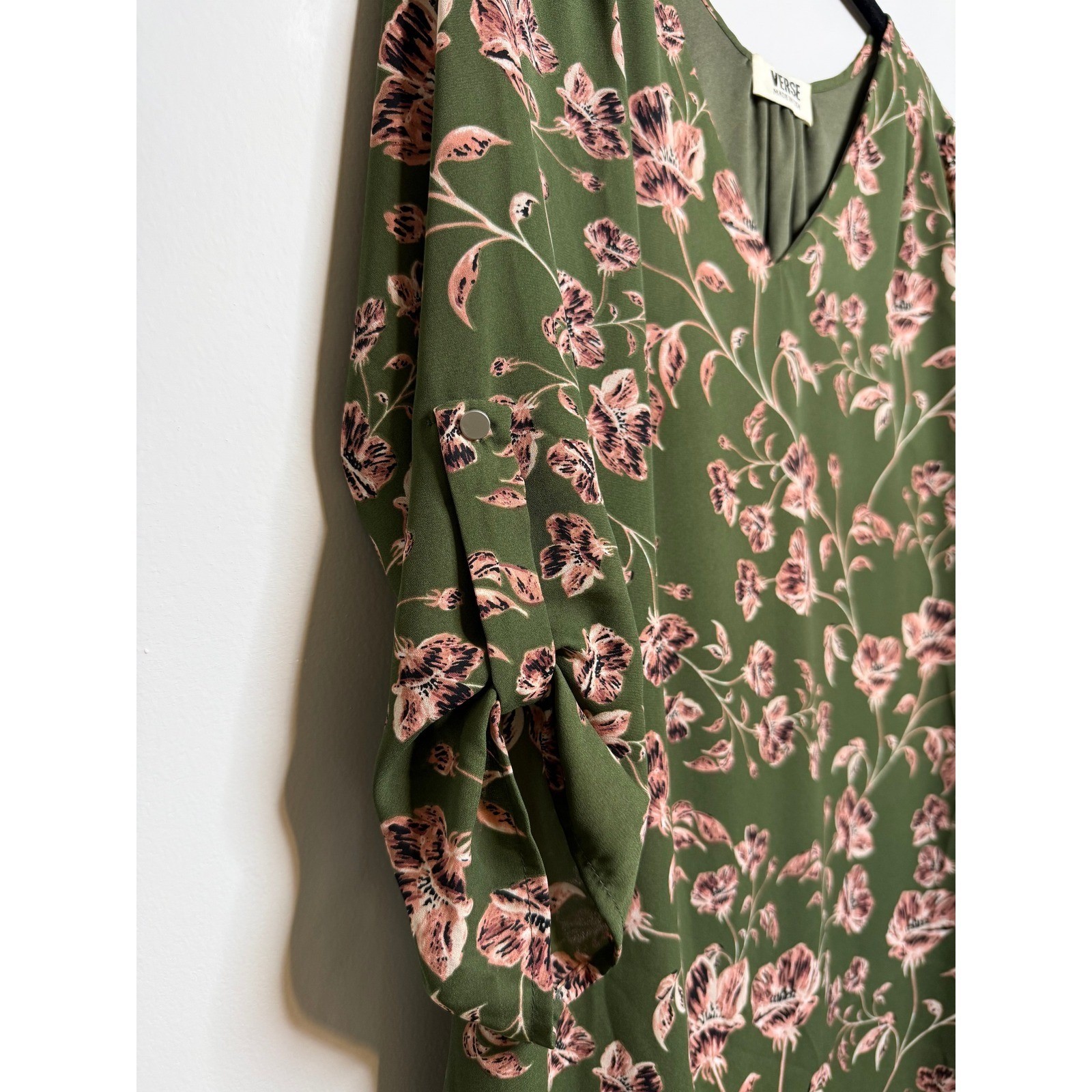 Verse Olive Green Pink Floral V-Neck Roll Tab Sleeve Shift Mini Dress Womens