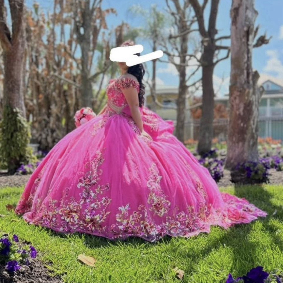 Quinceañera Dress Fushia Off Shoulder Sweetheart Size L (12-14) model 5’2 165 lb