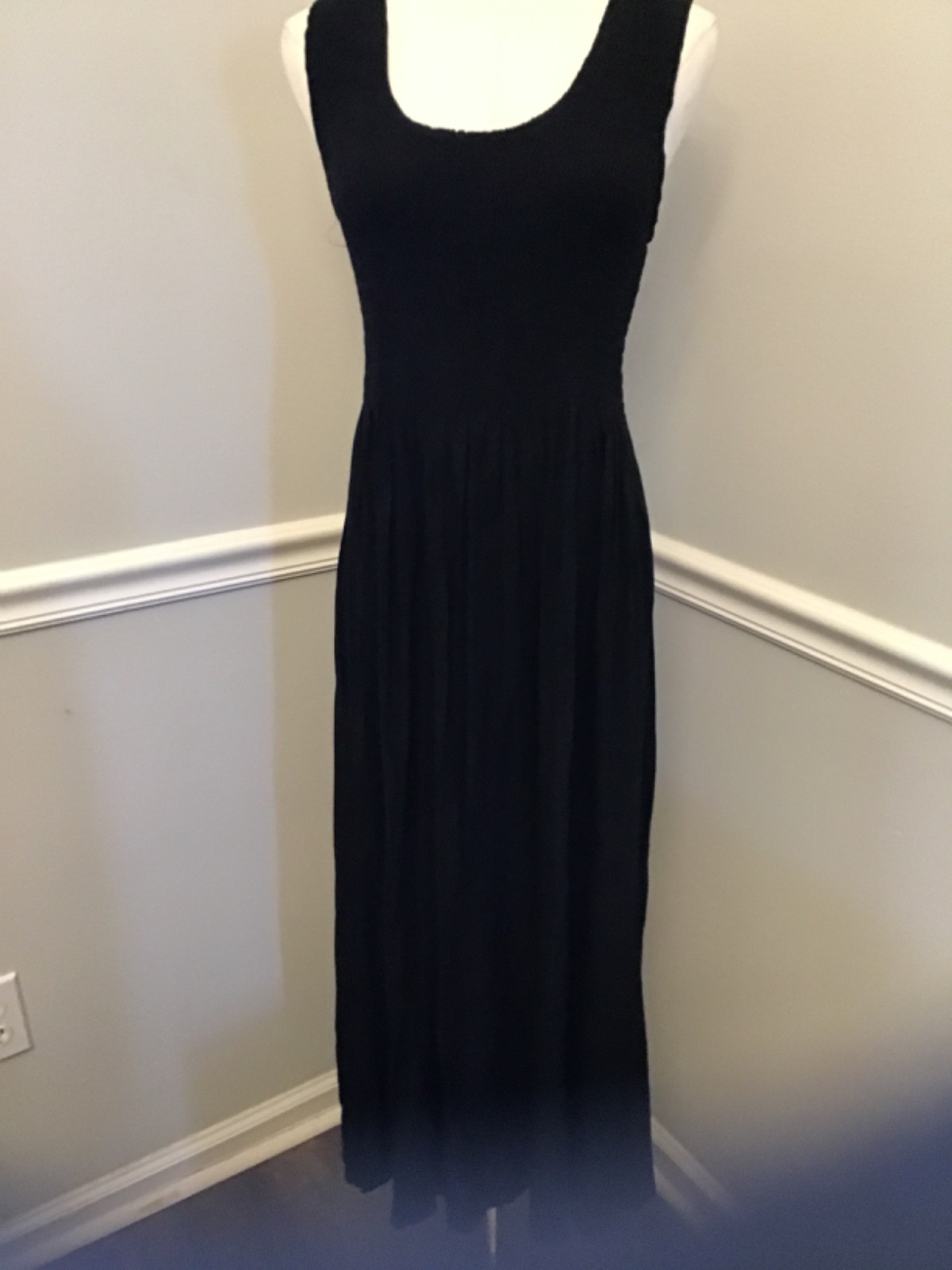 Go Fish Basic Stretch Smocked Maxi Dress Black Sleeveless Scoop Neckline Small
