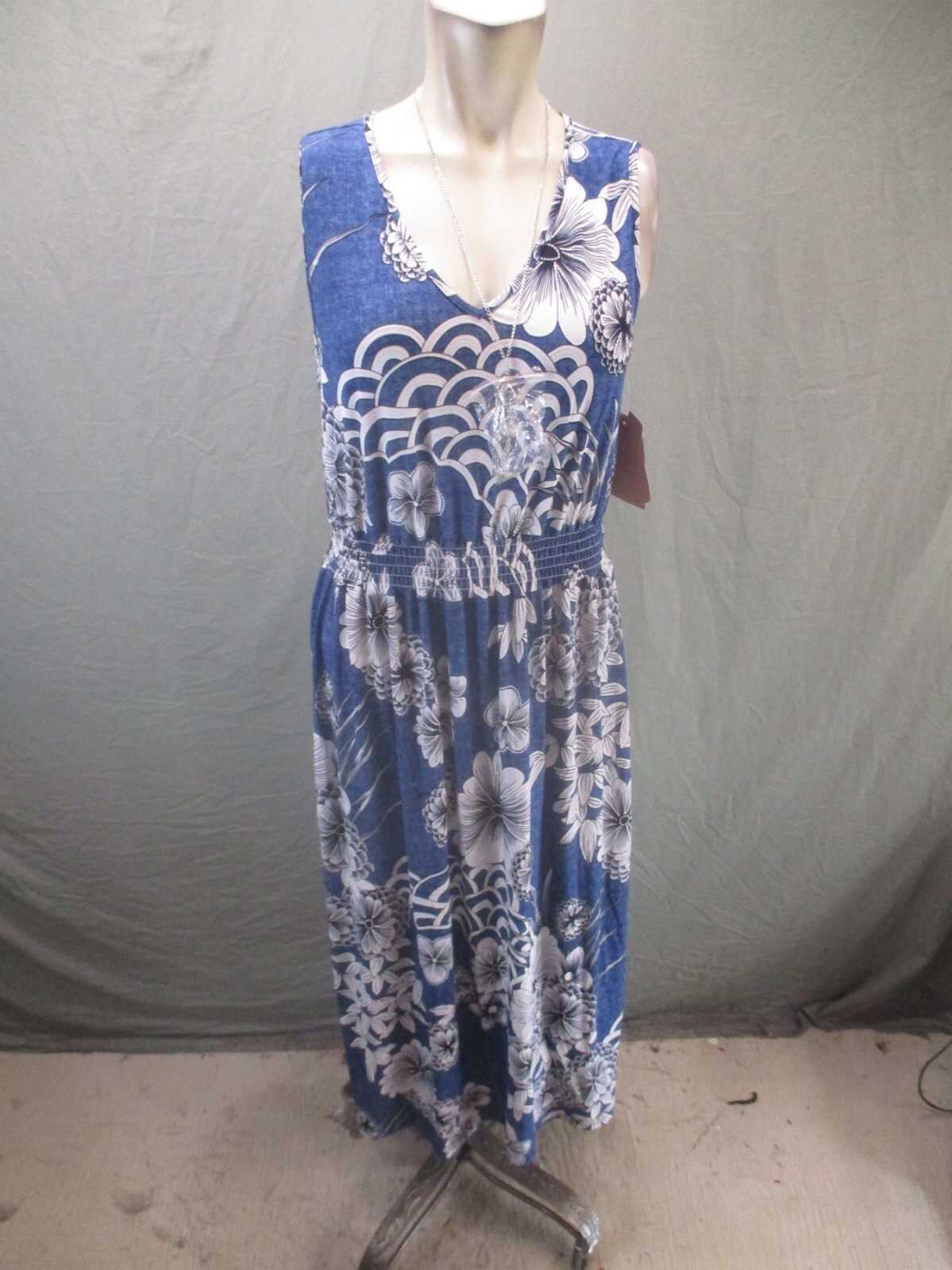 NWT SJS Size M Womens Blue Floral Chain Ruched Waist Sleeveless Maxi Dress 246