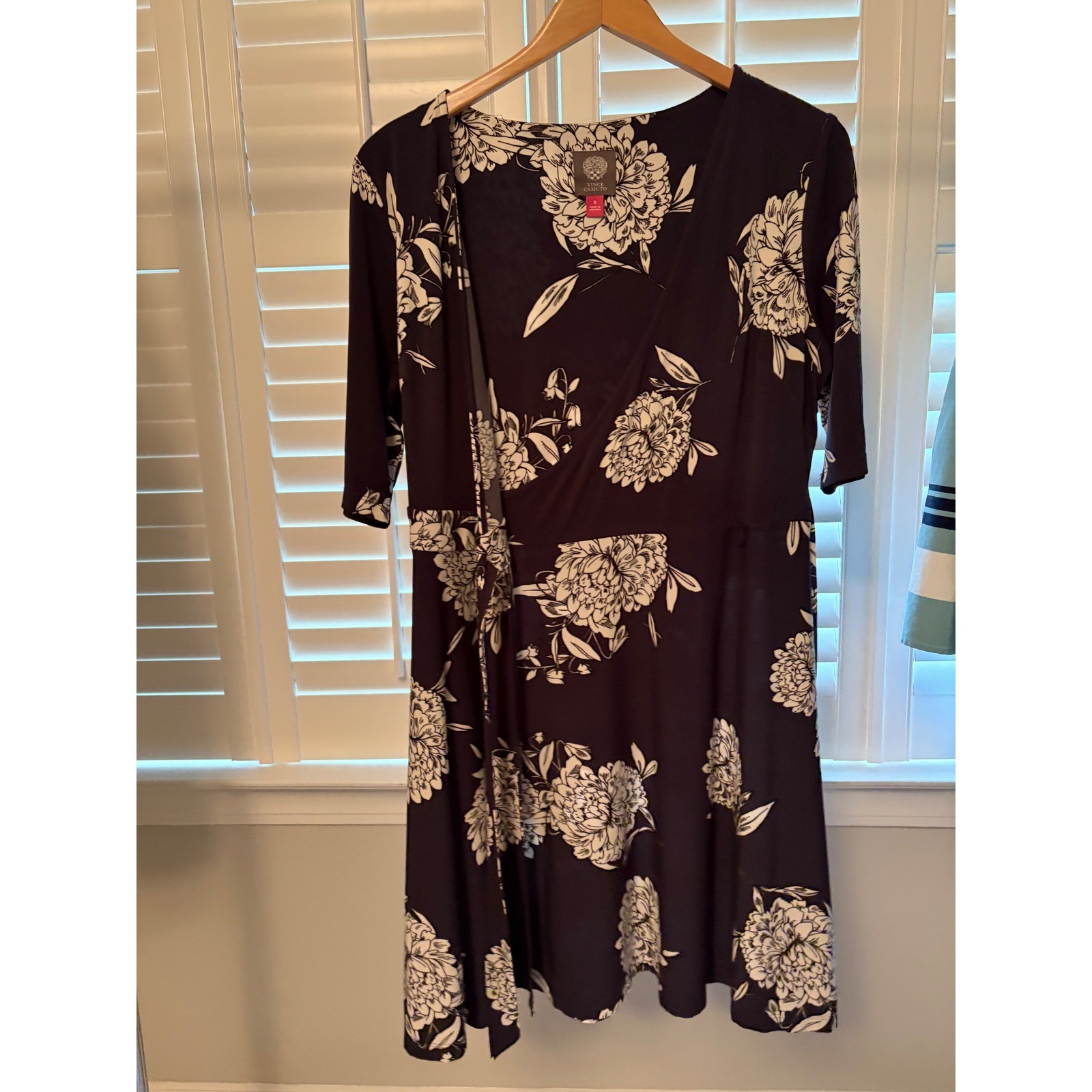 Vince Camuto Navy Blue White Floral Wrap Dress Elbow Sleeve V-Neck Size 8