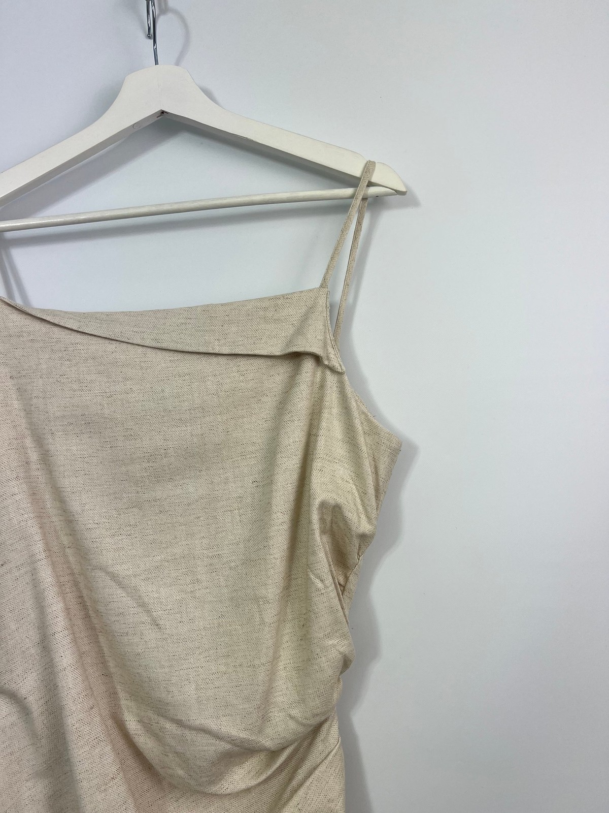 Amy Lynn Asymmetric High Side Split Midi Dress. Ruched side 2035 Size L