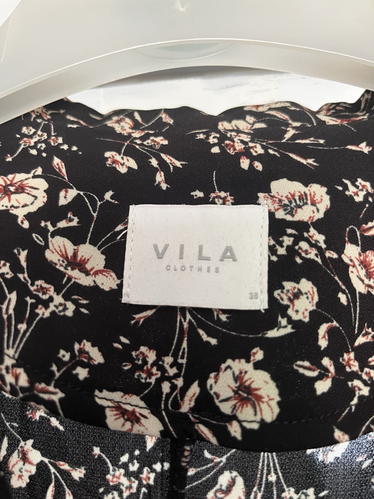 Pretty Floral Print Dress by Vila – Size 10. Excellent Condition