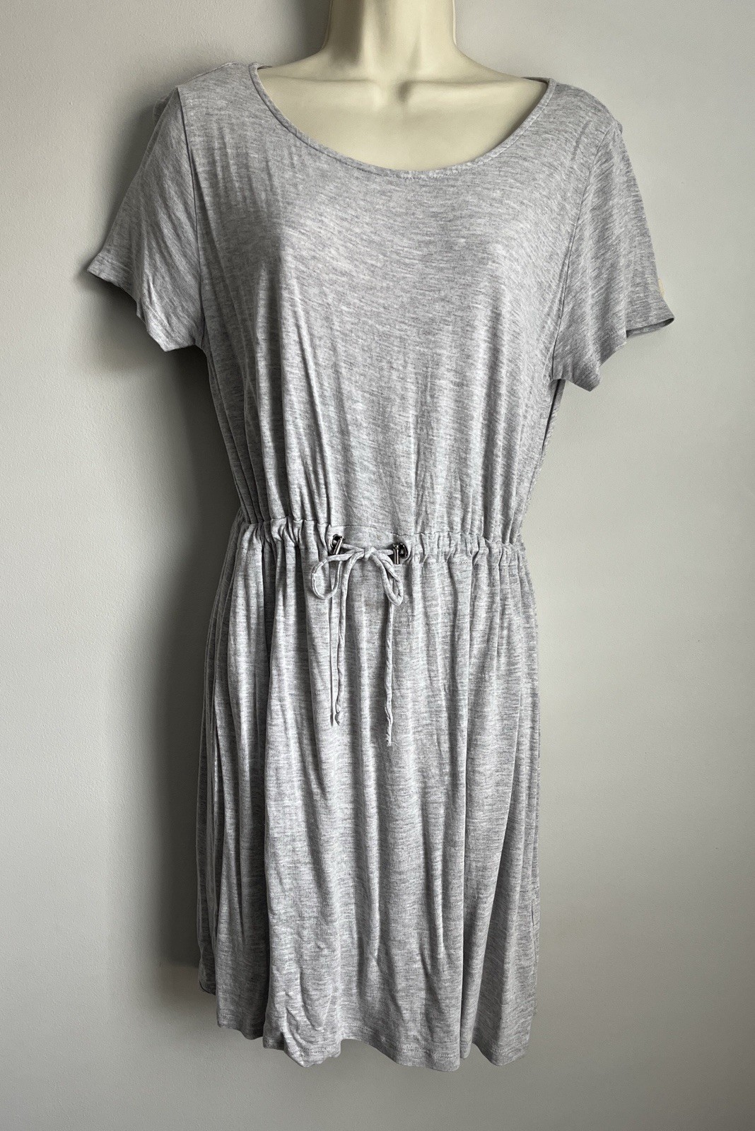 H&M Women’s Heather Gray Scoop Neck Elastic Waist String Tie Short Slv. T-Shirt