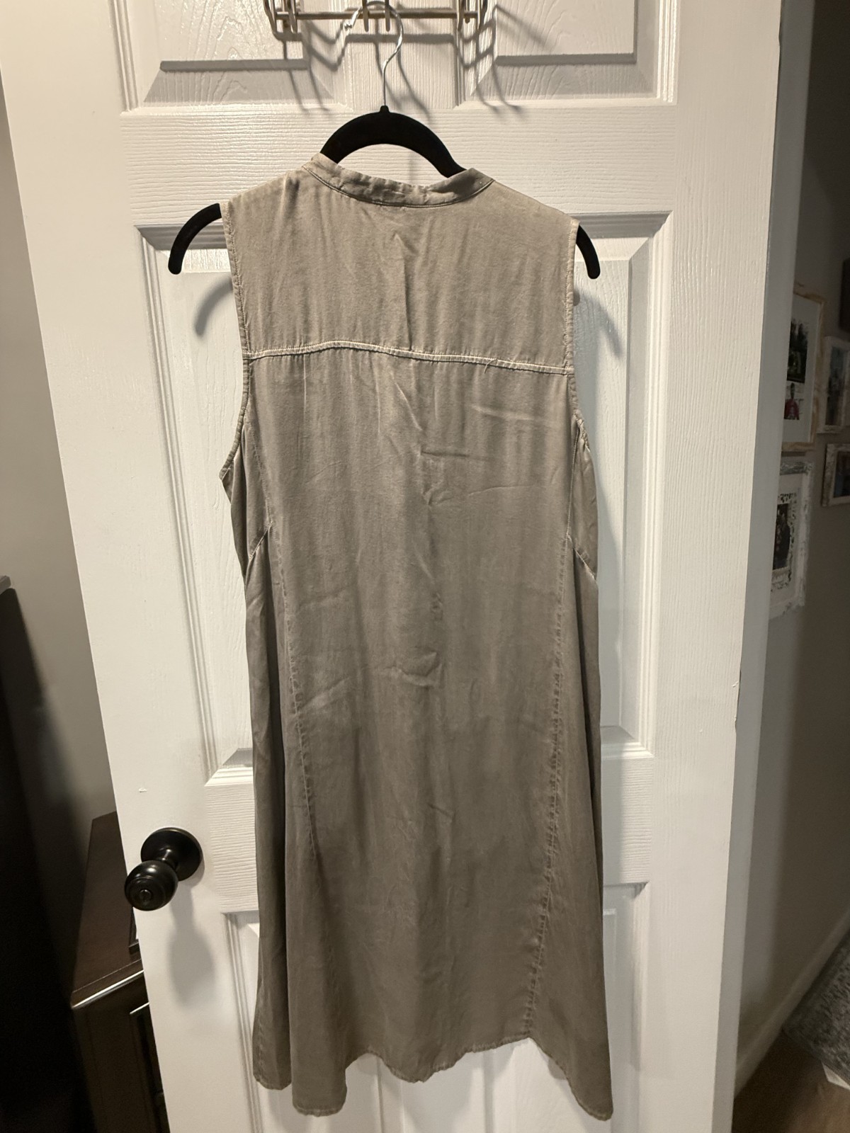 Excellent Pre-loved Eileen Fisher Charmeuse Mandarin V Neck, Sz M 100% silk