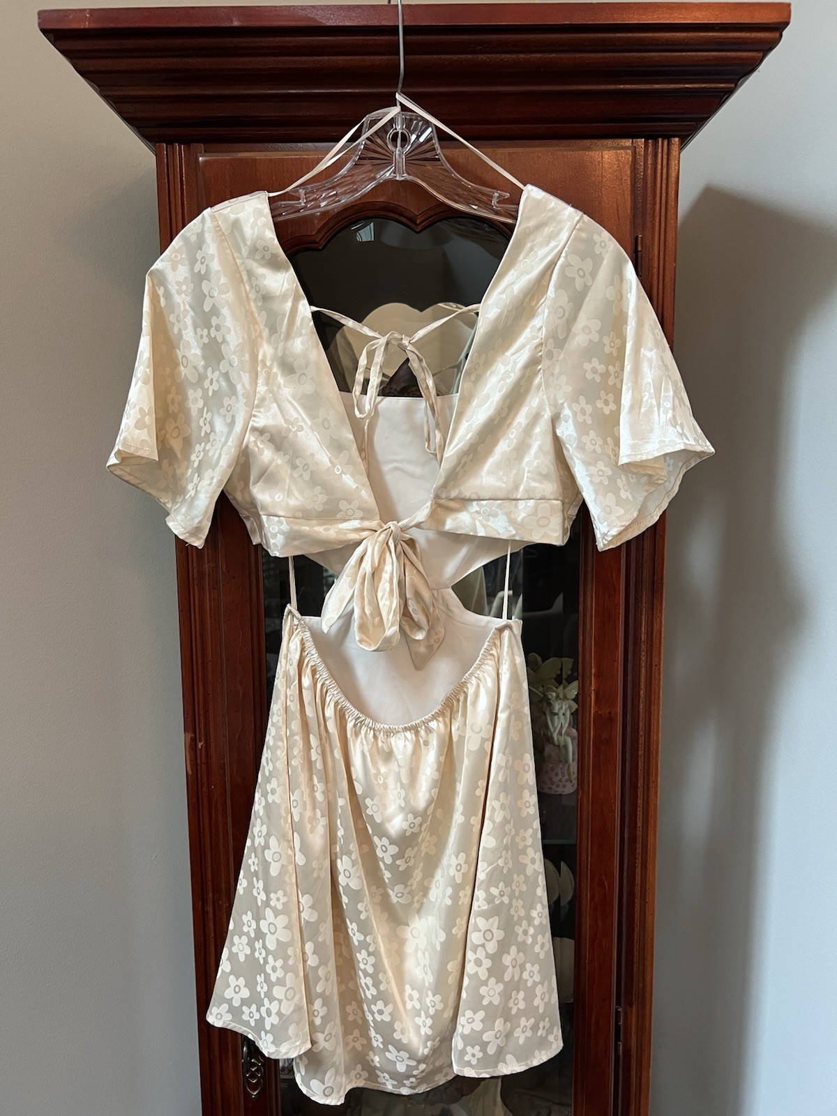 Le Lis Collection Women’s “The Marilyn Cut Out” Dress – Size Small – NWT