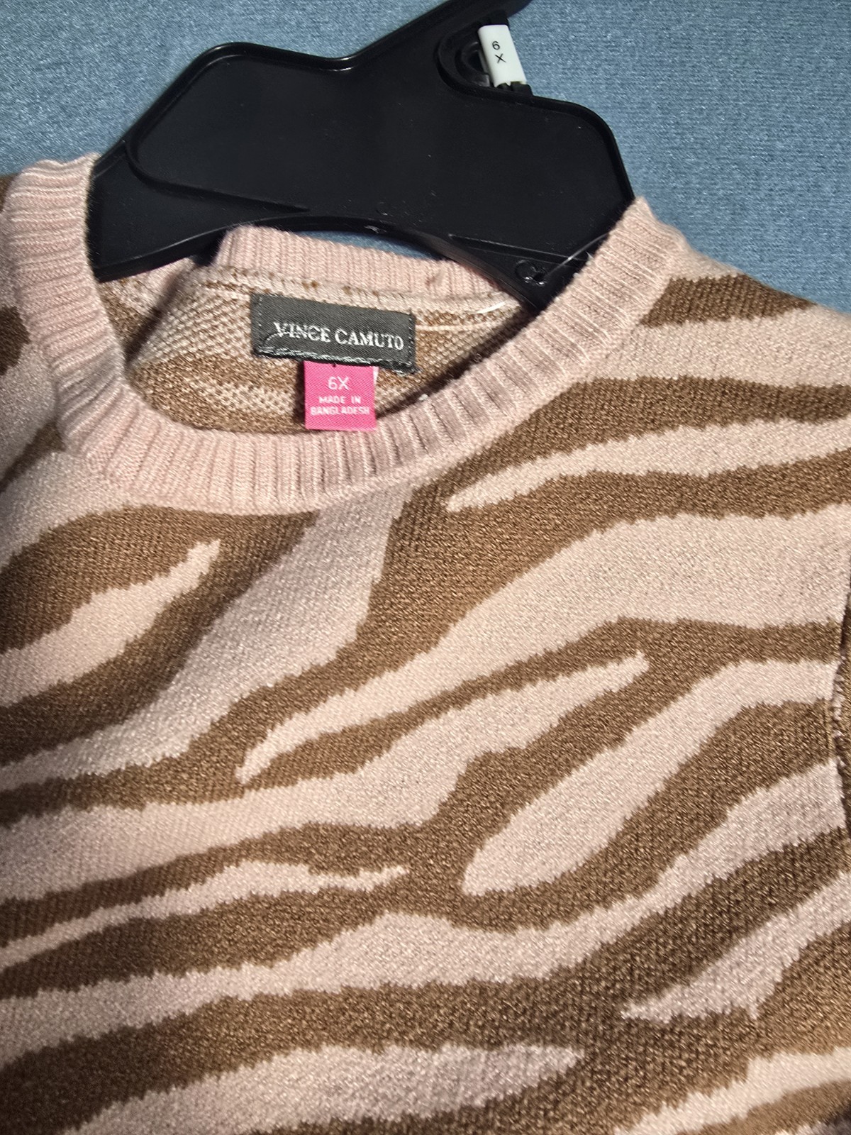 Dresses Vince Camuto features a brown and pink zebra print/Lels Pink Stra 4 /6