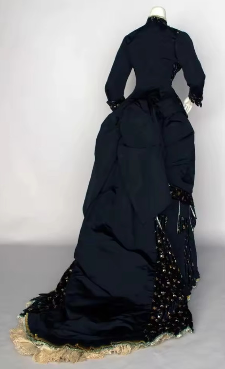 1870s Duchess Visiting Costume Victorian Edwardian Royal Noble Queen Dinner