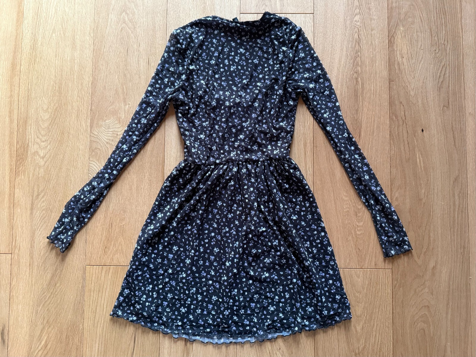 Adorable floaty floral mesh dress! XS