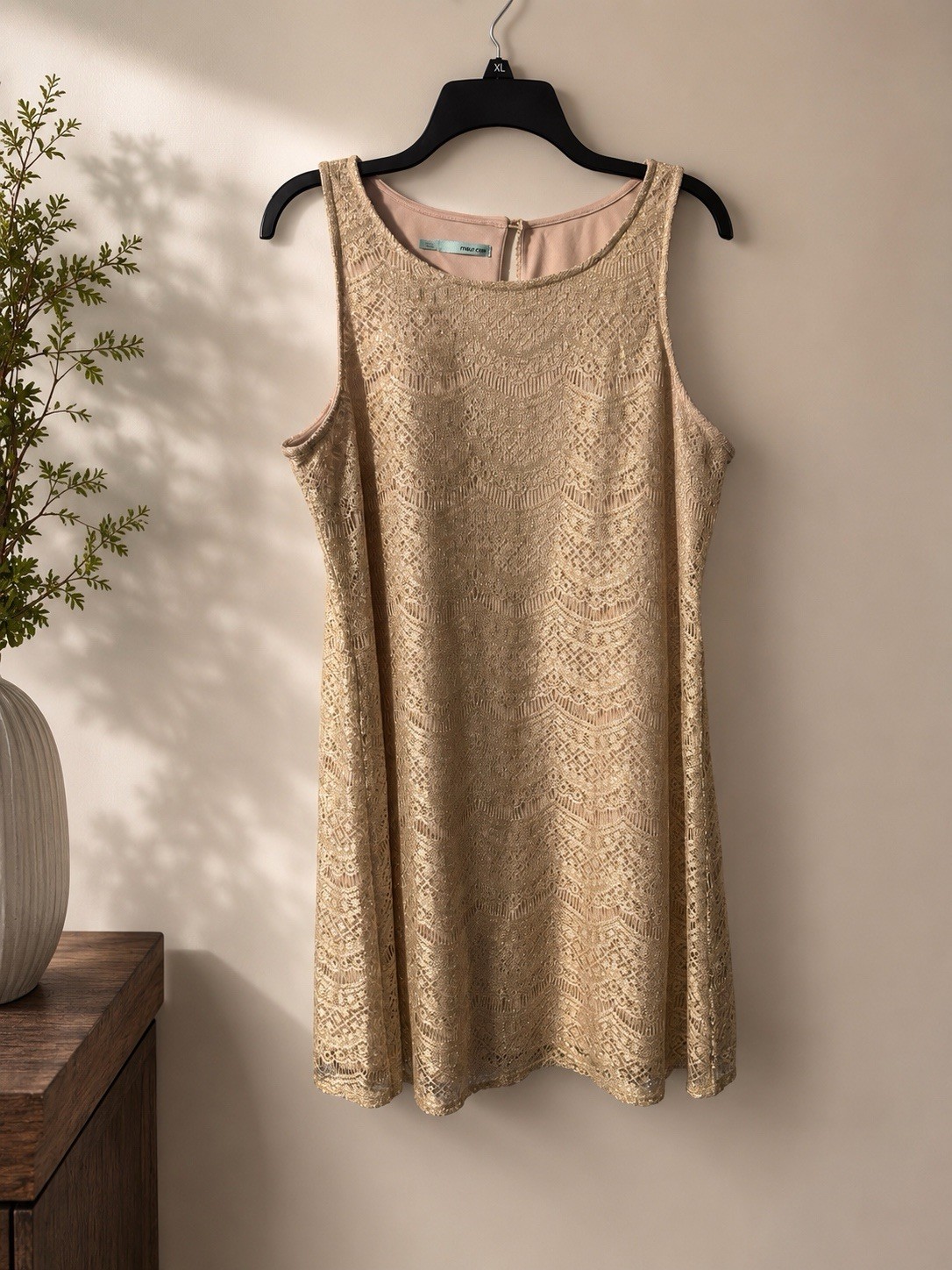 MAURICES SLEEVELESS SHEATH DRESS ladies size Large gold glitter lace knit lined