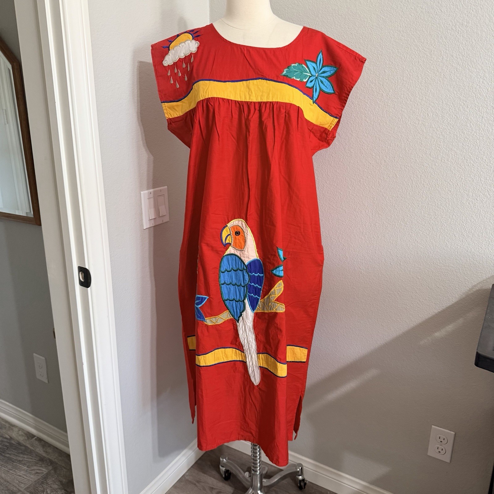Patio Red House Dress Parrot Lounge Sz M Pockets Mexico Summer Dress