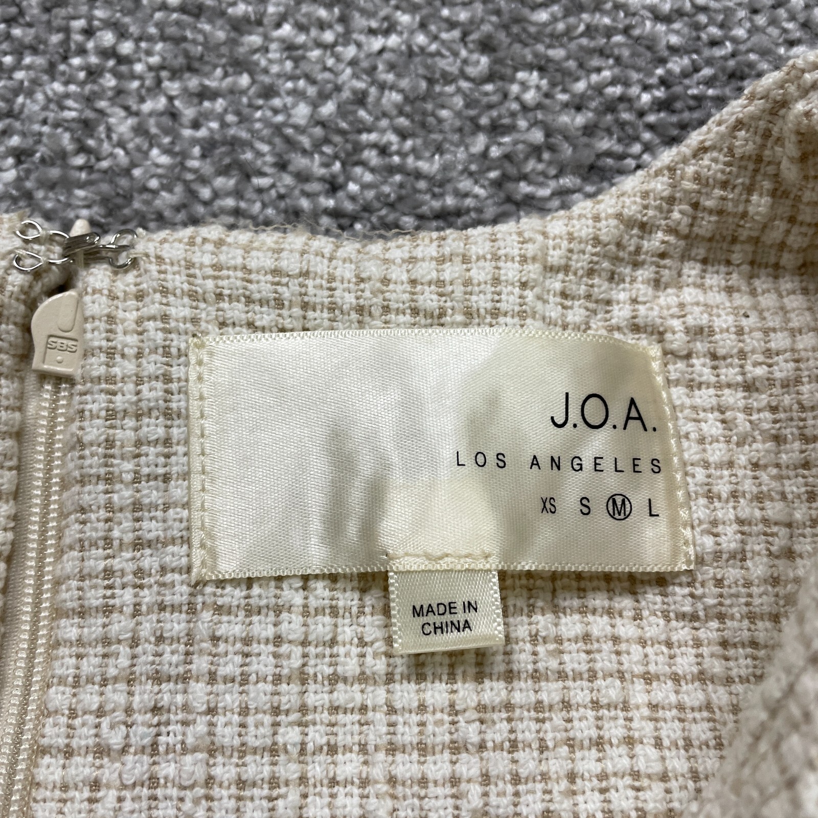 J.O.A Tweed Midi Cold Shoulder Shift Dress Womens Medium Beige Casual Party Work